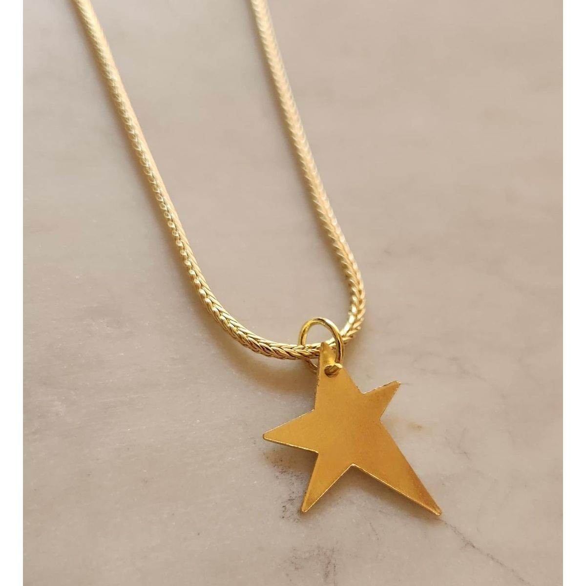 JOYAS VALDES GARCIA - Collar con estrella irreigular baño oro