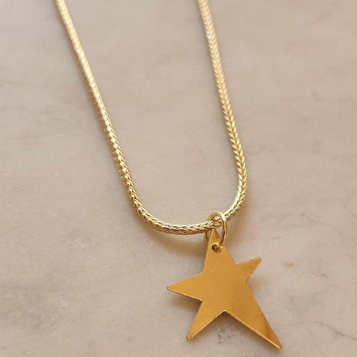 JOYAS VALDES GARCIA - Collar con estrella irreigular baño oro