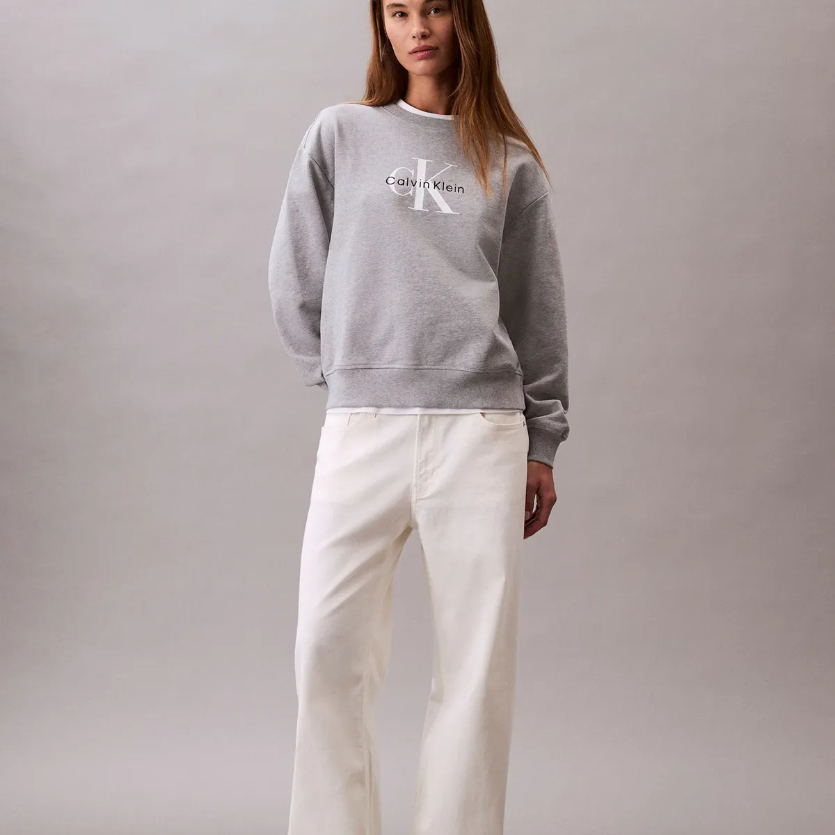 CALVIN KLEIN - Polerón Relaxed de Logo Estampado Gris Calvin Klein