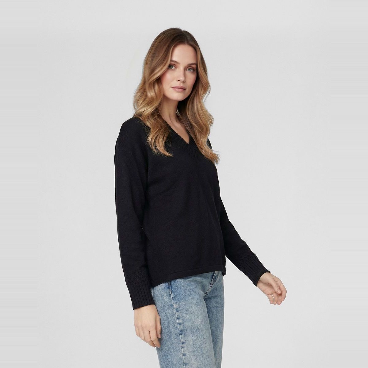 LINEATRE - Sweater Mujer Giovanna Relaxed Cuello En V Manga Caída Negro Lineatre