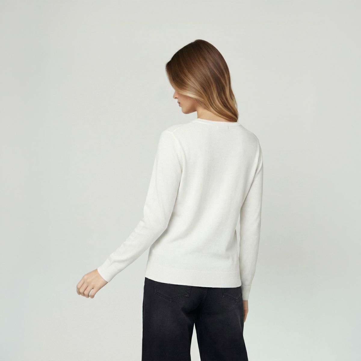 LINEATRE - Sweater Mujer Marcela Relaxed Fit Cuello Redondo Manga Caída  Blanco Lineatre