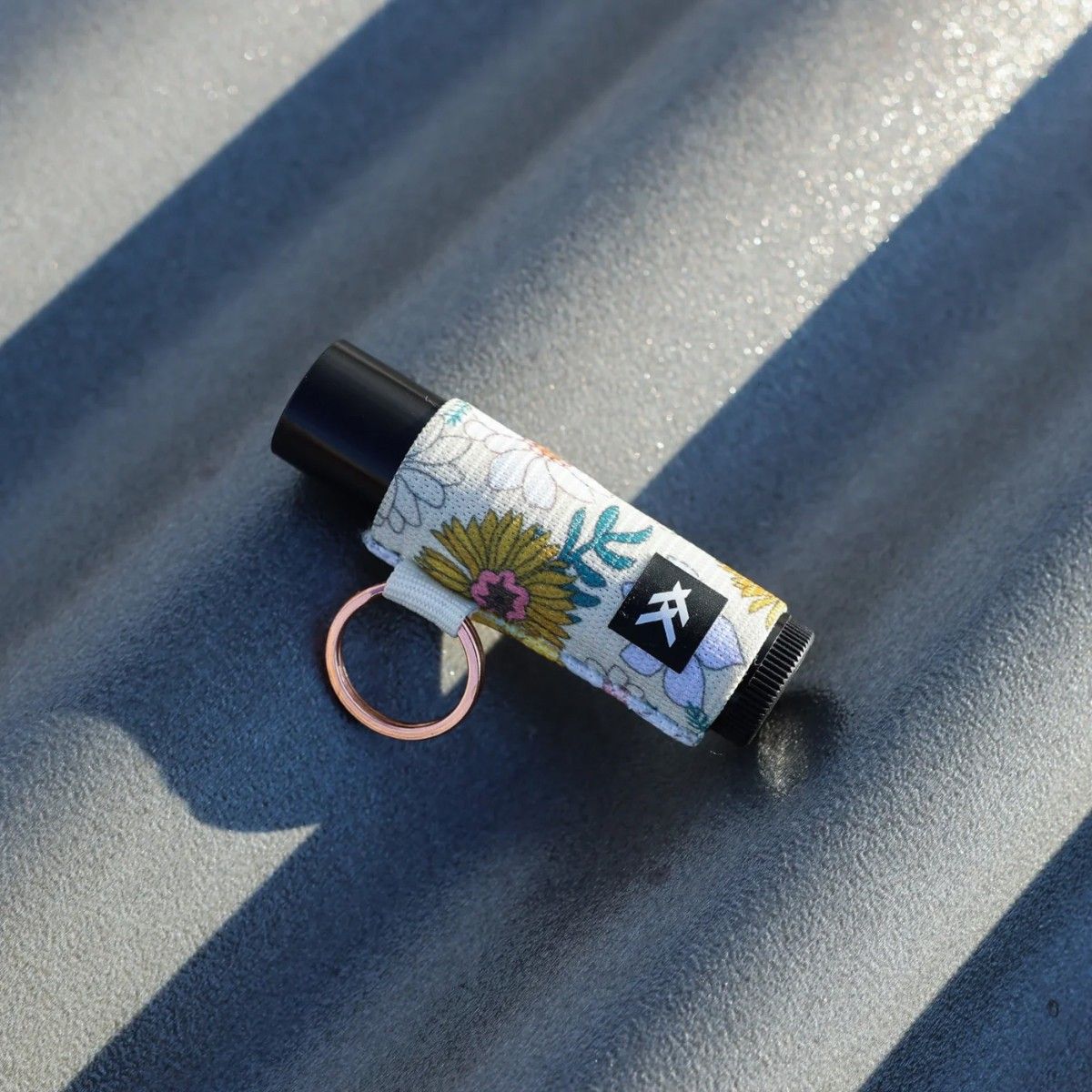 GENERICO - Lip Balm Thread Holder Blossom