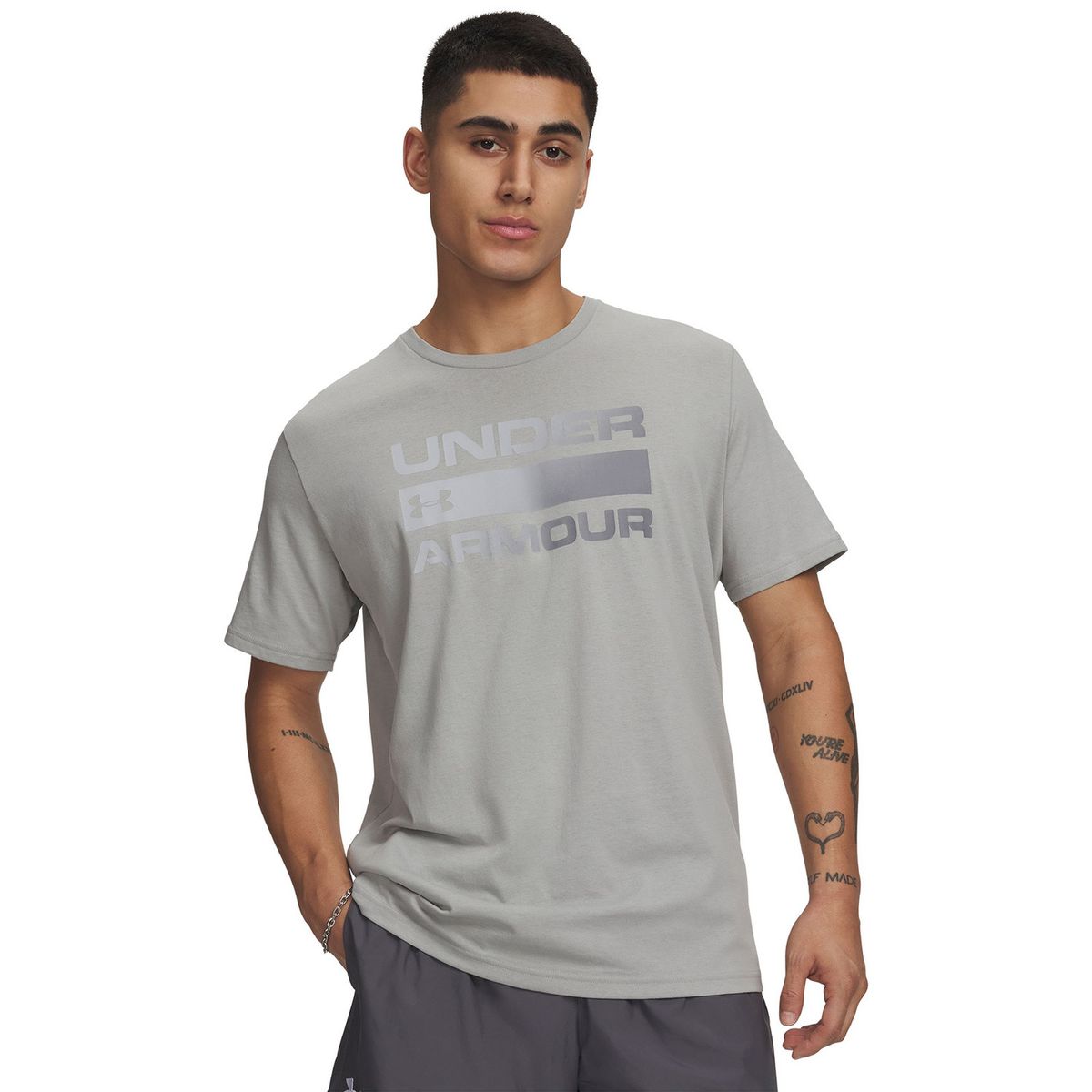 UNDER ARMOUR - Polera M/C Hombre Team Issue Wordmark Polera Gris UNDER ARMOUR