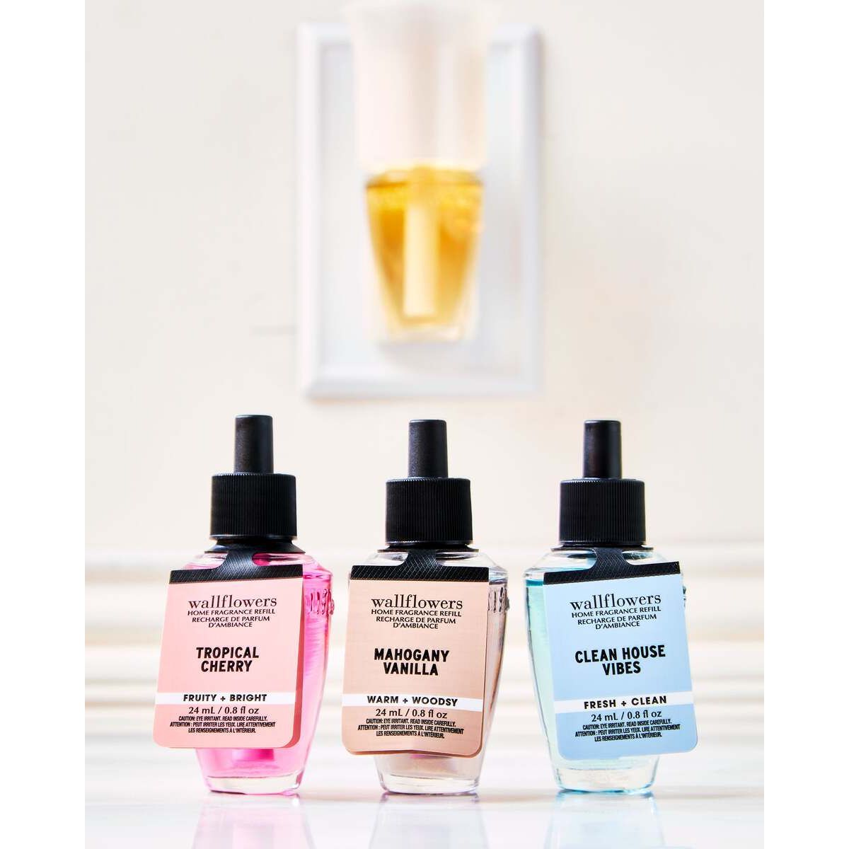 BATH & BODY WORKS - Wallflower Bath and Body Works Mahogany Vanilla