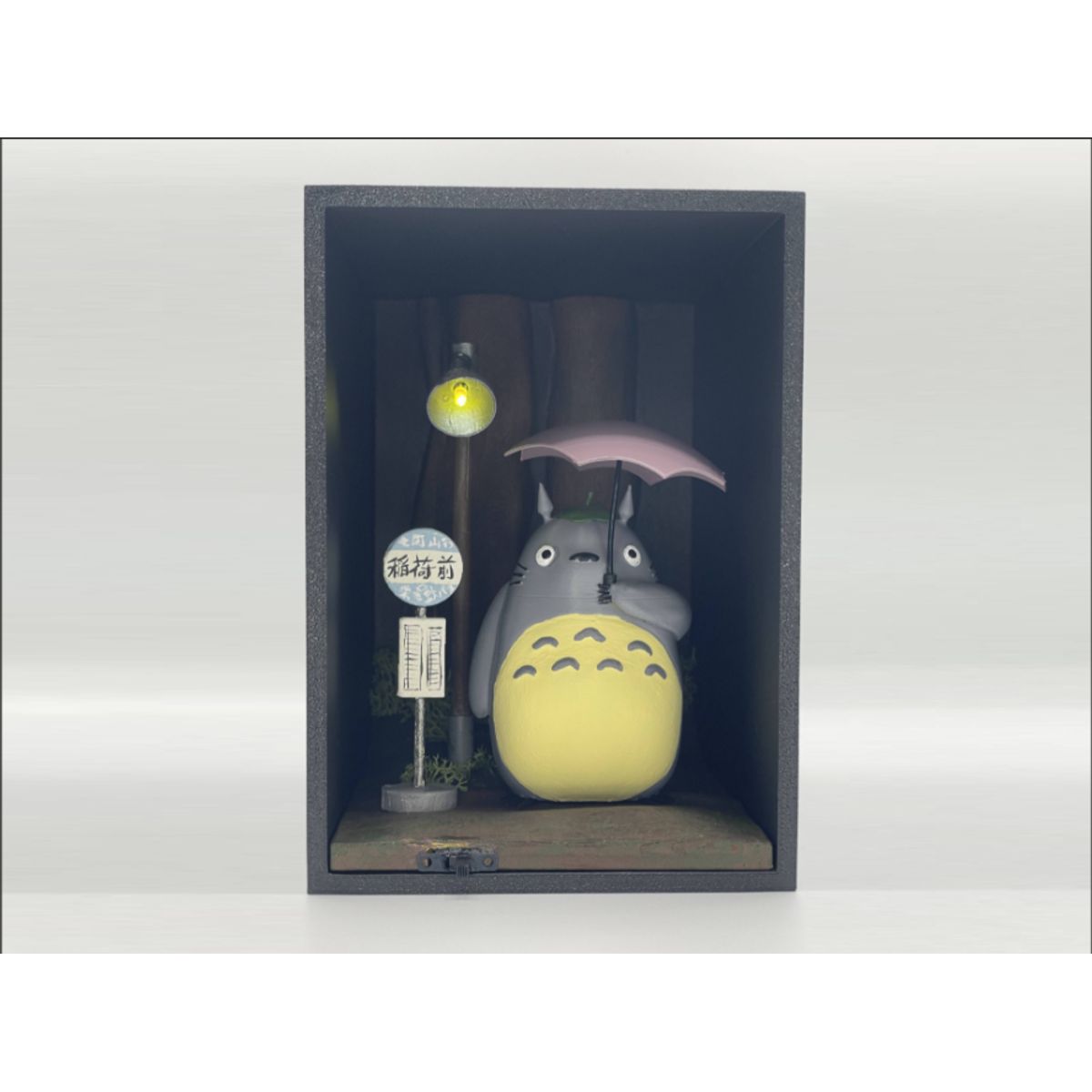 GENERICO - Parada de autobús de Totoro Booknook