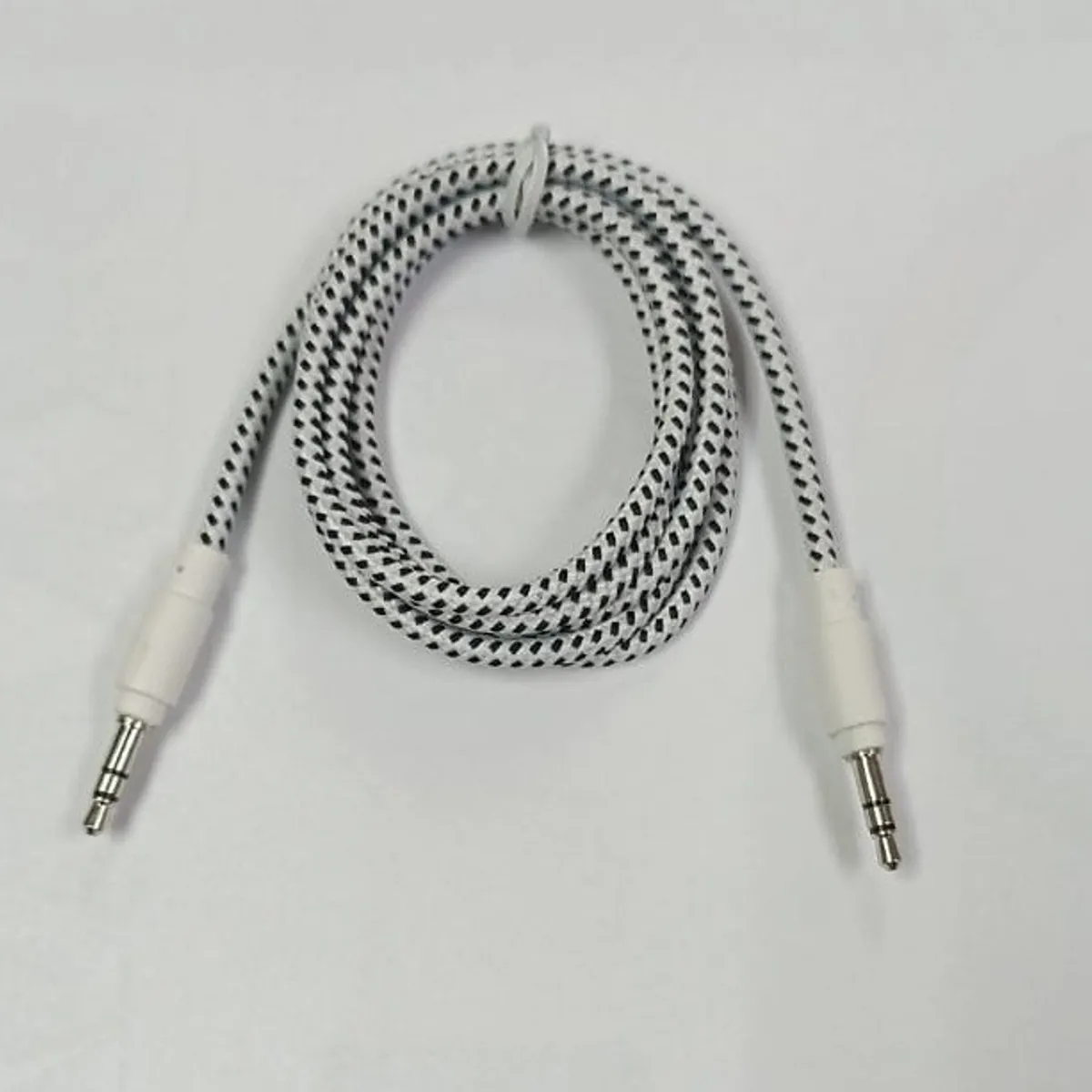 GENERICO - Cable Conector Auxiliar Plug 3.5mm-3.5mm 1 Metro Auricular