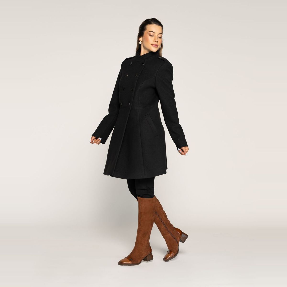 LUDOVICA - Abrigo Teodora Negro Cuello Alto Ludovica