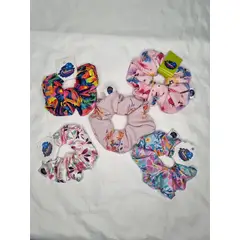 EL ESPACIO DE TOMMY - Set 5 scrunchies para niñas y mujeres diseños varios 7