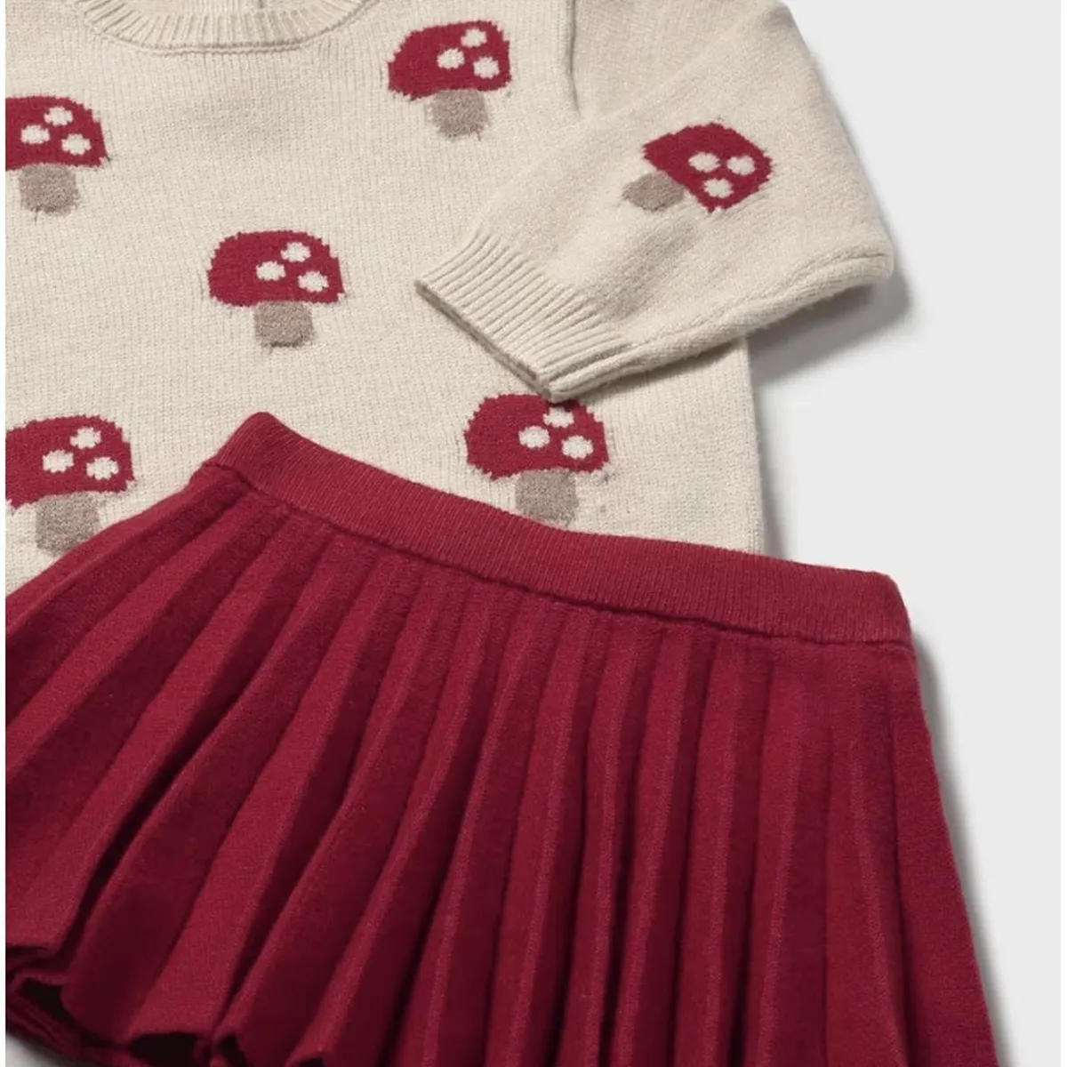 MAYORAL - Conjunto Falda y jersey de punto.