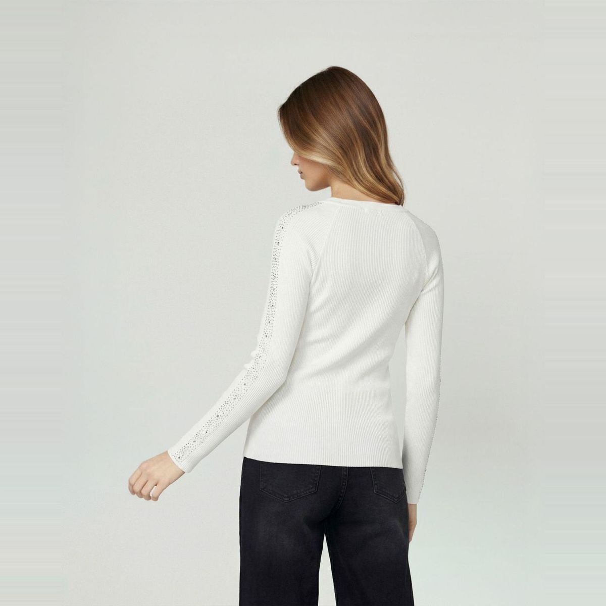 LINEATRE - Sweater Mujer Giuliana Slim Fit Cuello Redondo Manga Caída Crudo Lineatre