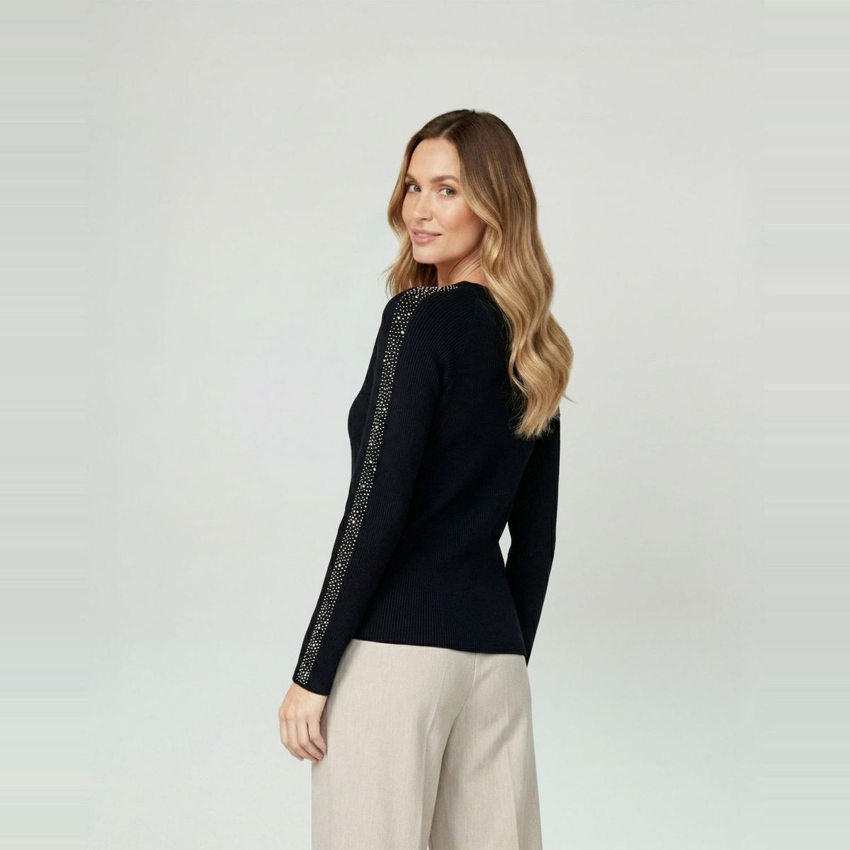 LINEATRE - Sweater Mujer Ornella Relaxed Cuello En V Manga Caída Negro Lineatre