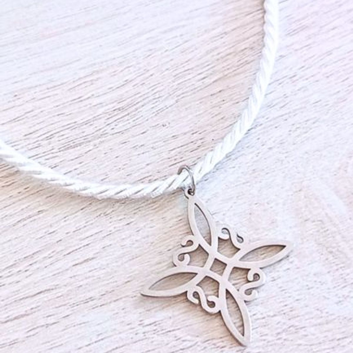 GENERICO - Collar luz de luna - nudo de bruja