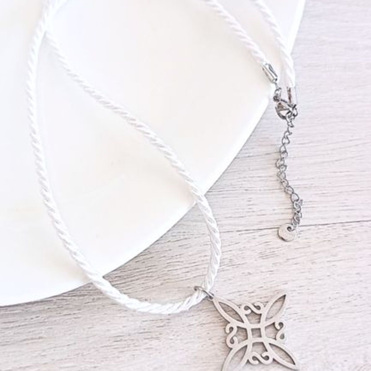 GENERICO - Collar luz de luna - nudo de bruja