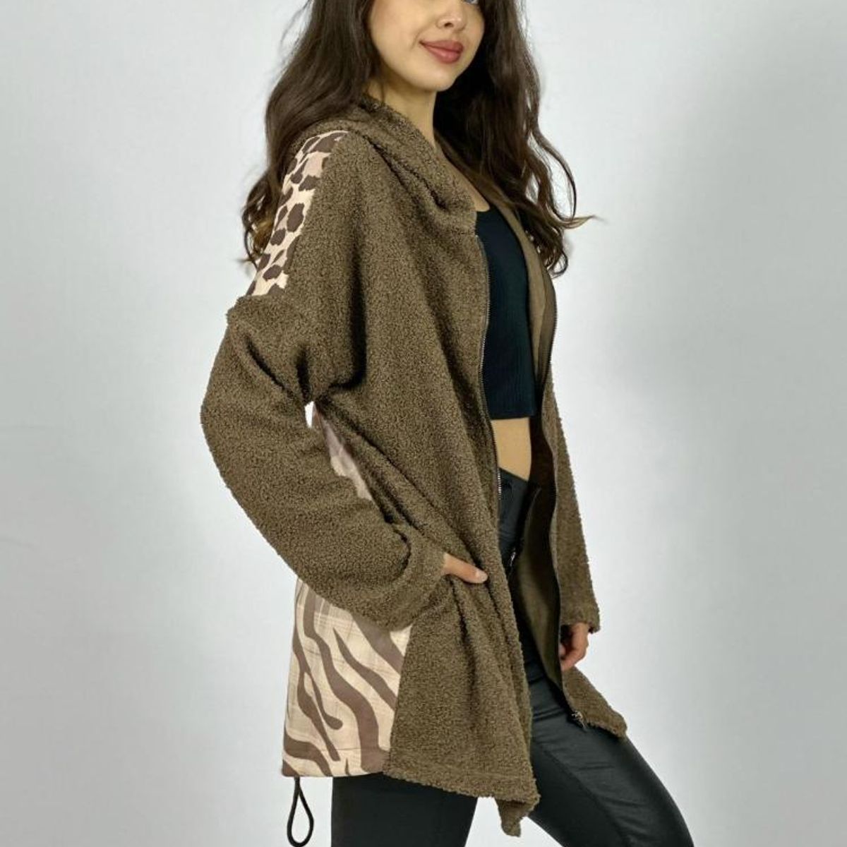 ENIGMATICA BOUTIQUE - Chaqueta Chiporro con Capucha