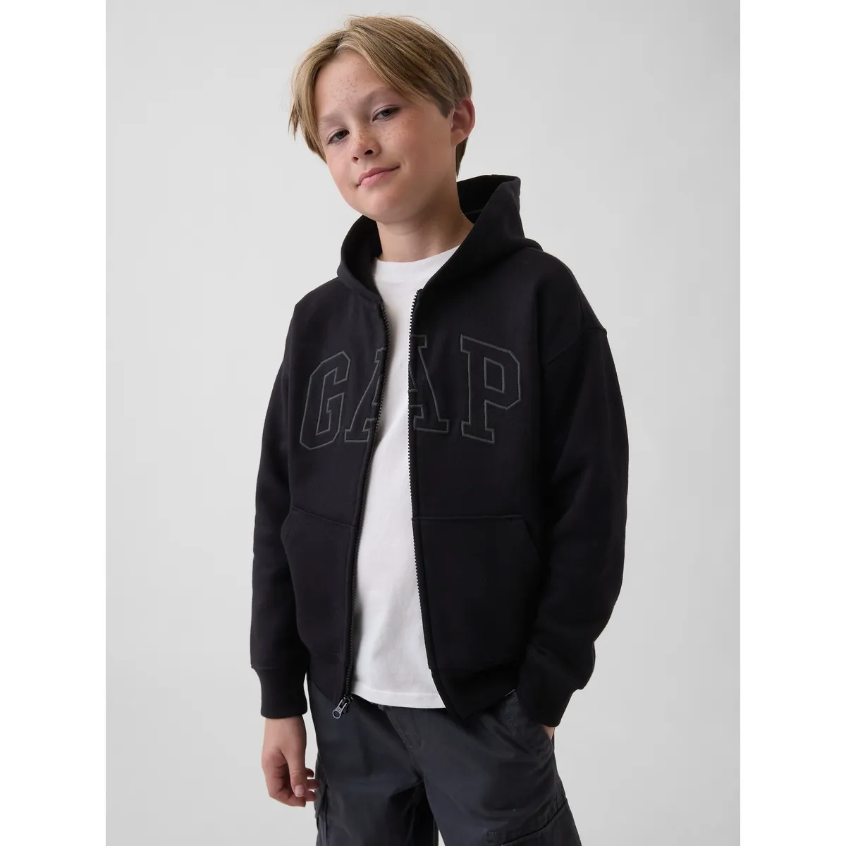 GAP - Polerón Niño Con Cierre Negro Gap