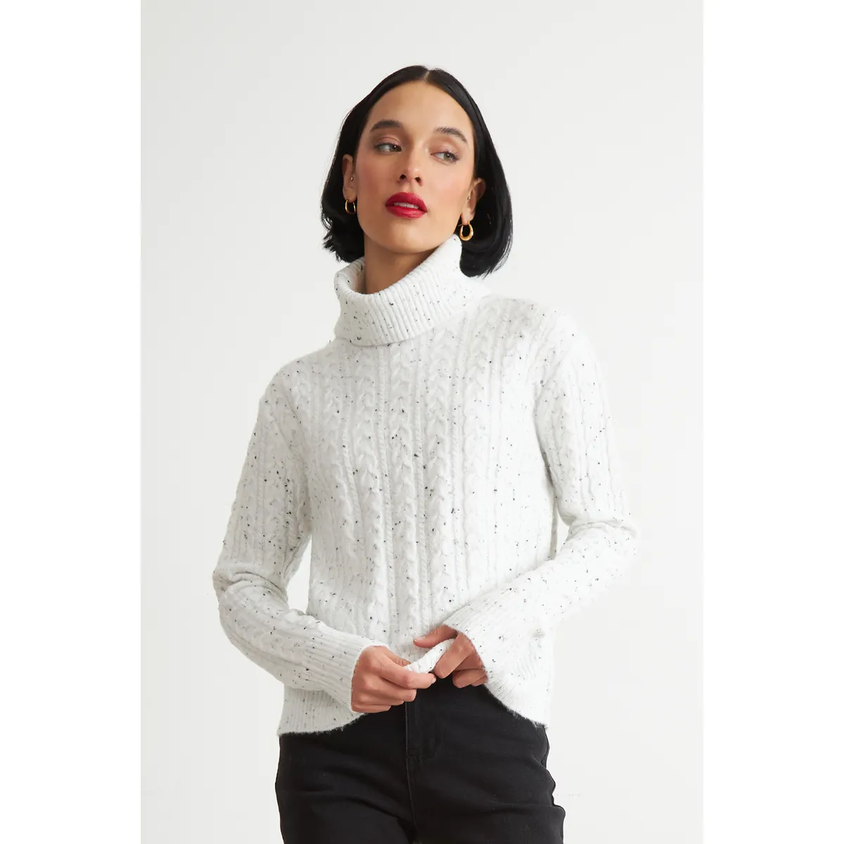 NICOPOLY - Sweater Trenzado Cuello Alto Blanco Nicopoly