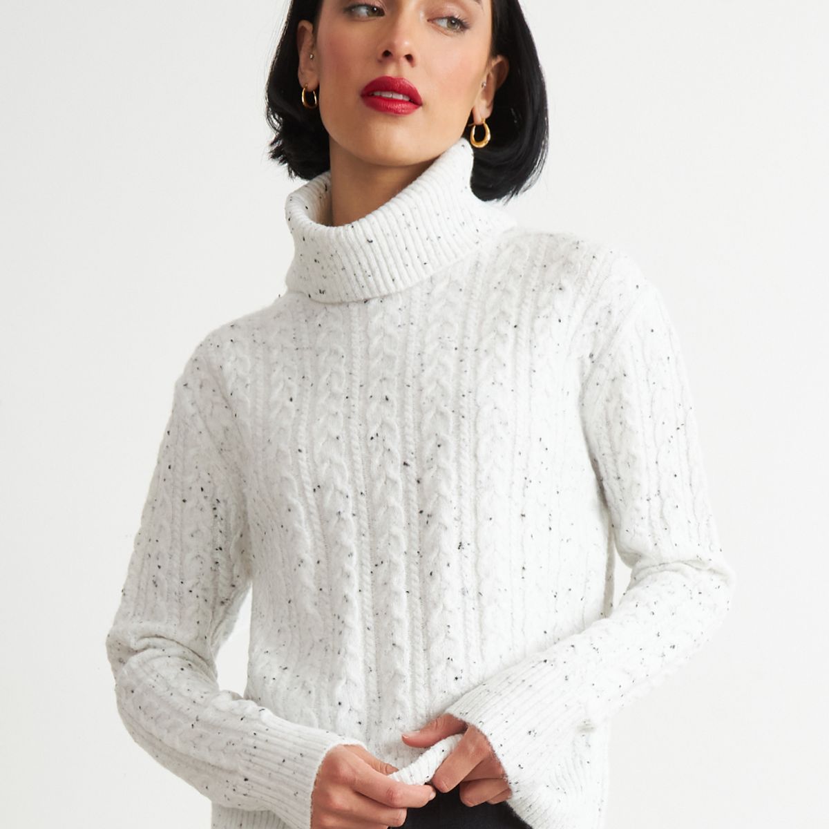 NICOPOLY - Sweater Trenzado Cuello Alto Blanco Nicopoly