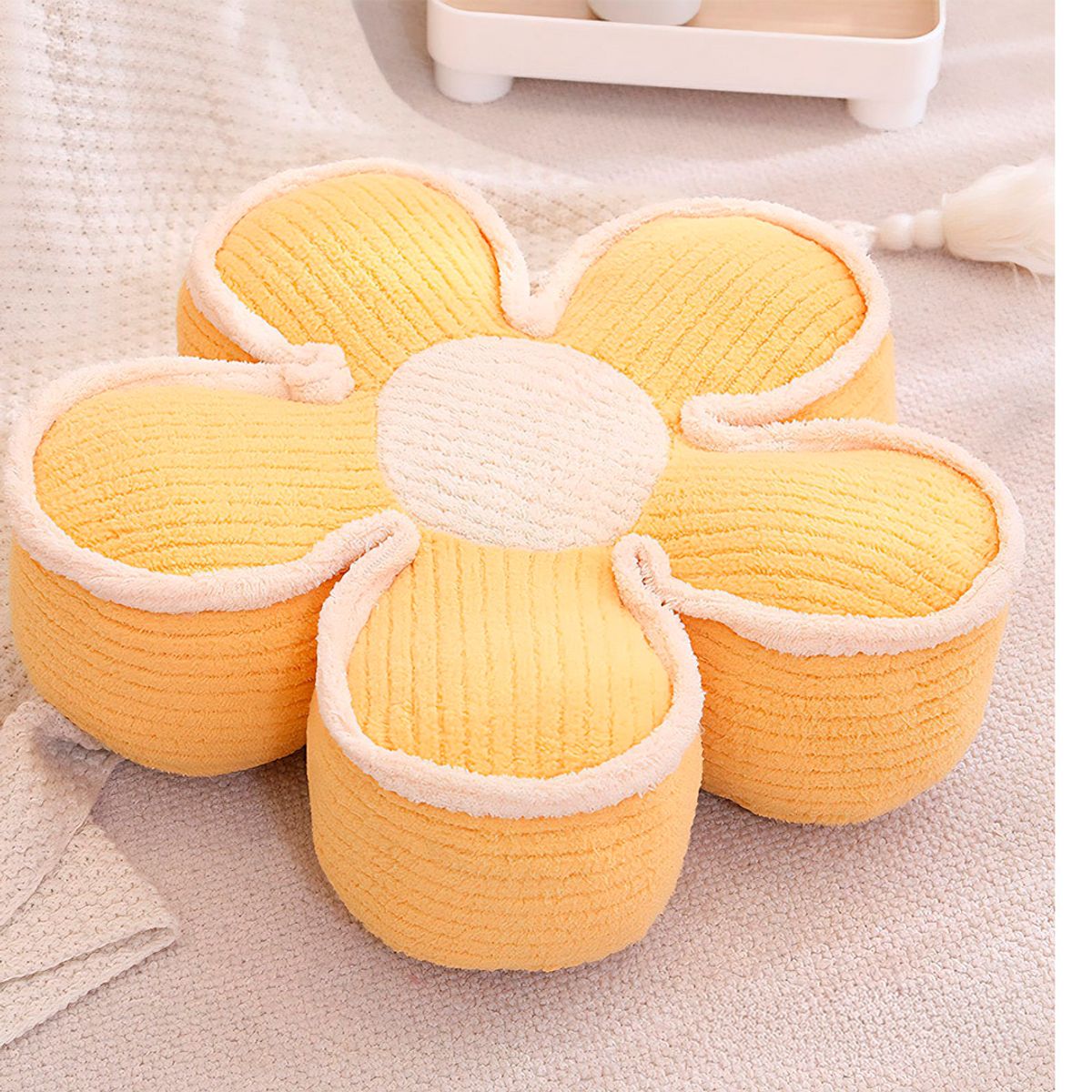 GENERICO - Cojín Decorativo Flor bordada  Diseño Moderno Color Amarillo claro