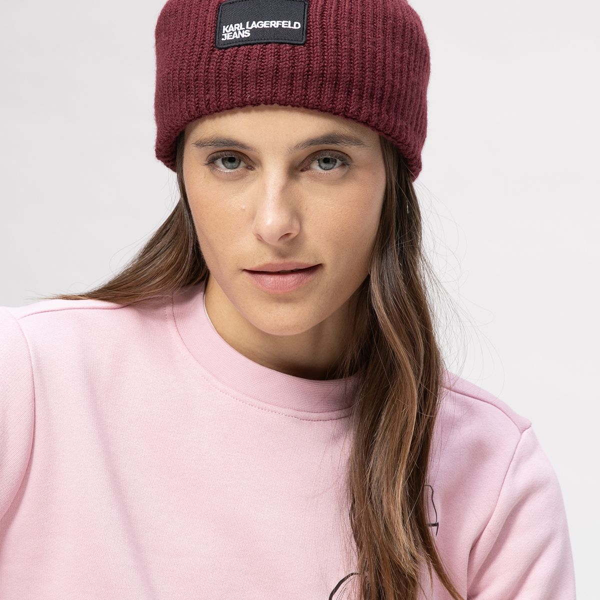 KARL LAGERFELD - Gorro largo tejido con parche frontal