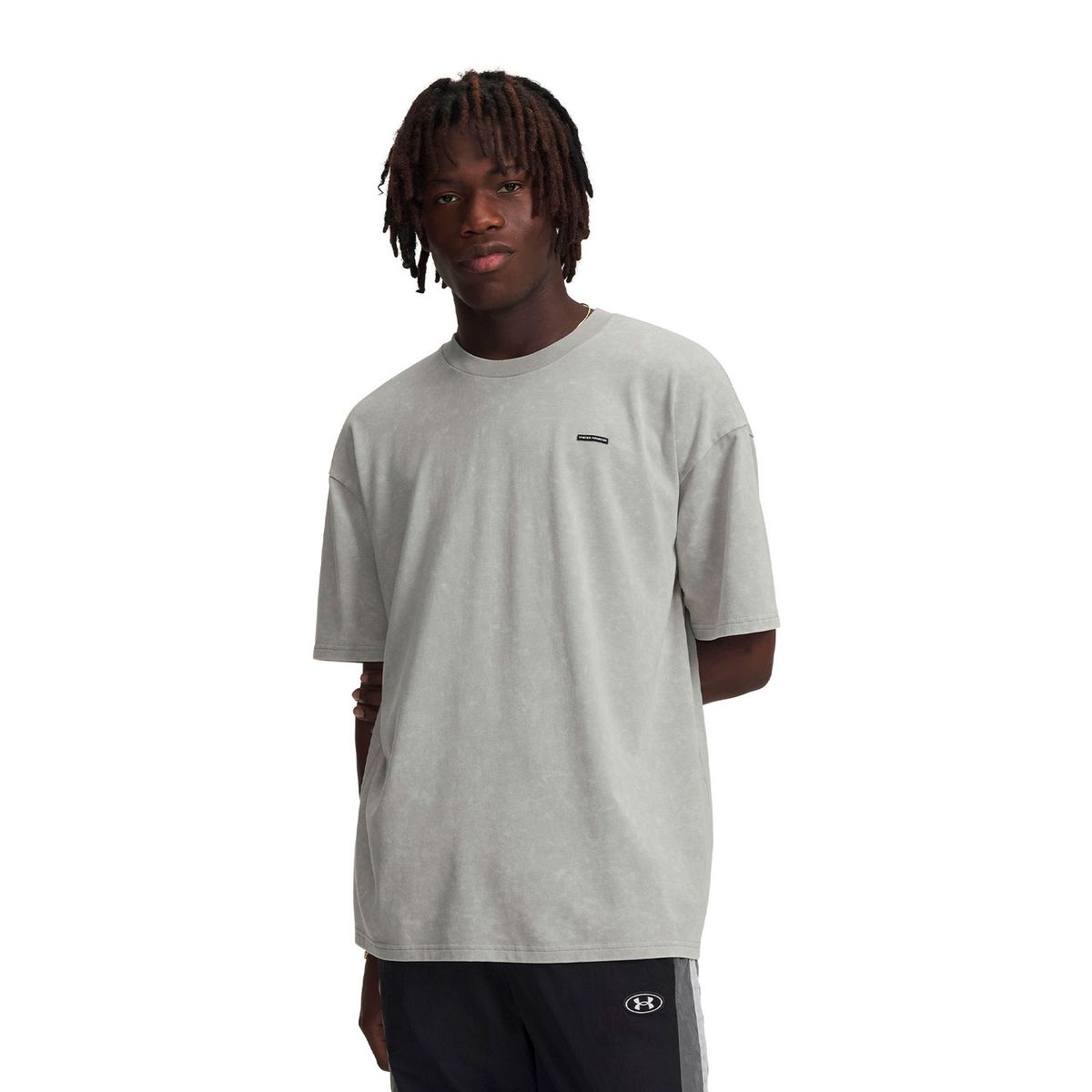 UNDER ARMOUR - Polera M/C UA Heavyweight Oversized Logo Wash Gris Hombre UNDER ARMOUR