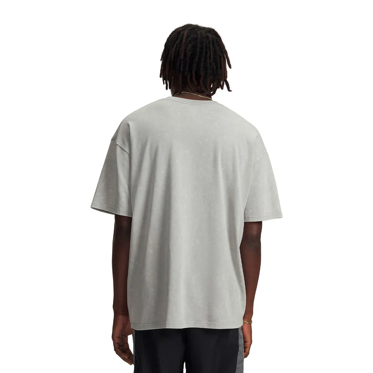 UNDER ARMOUR - Polera M/C UA Heavyweight Oversized Logo Wash Gris Hombre UNDER ARMOUR