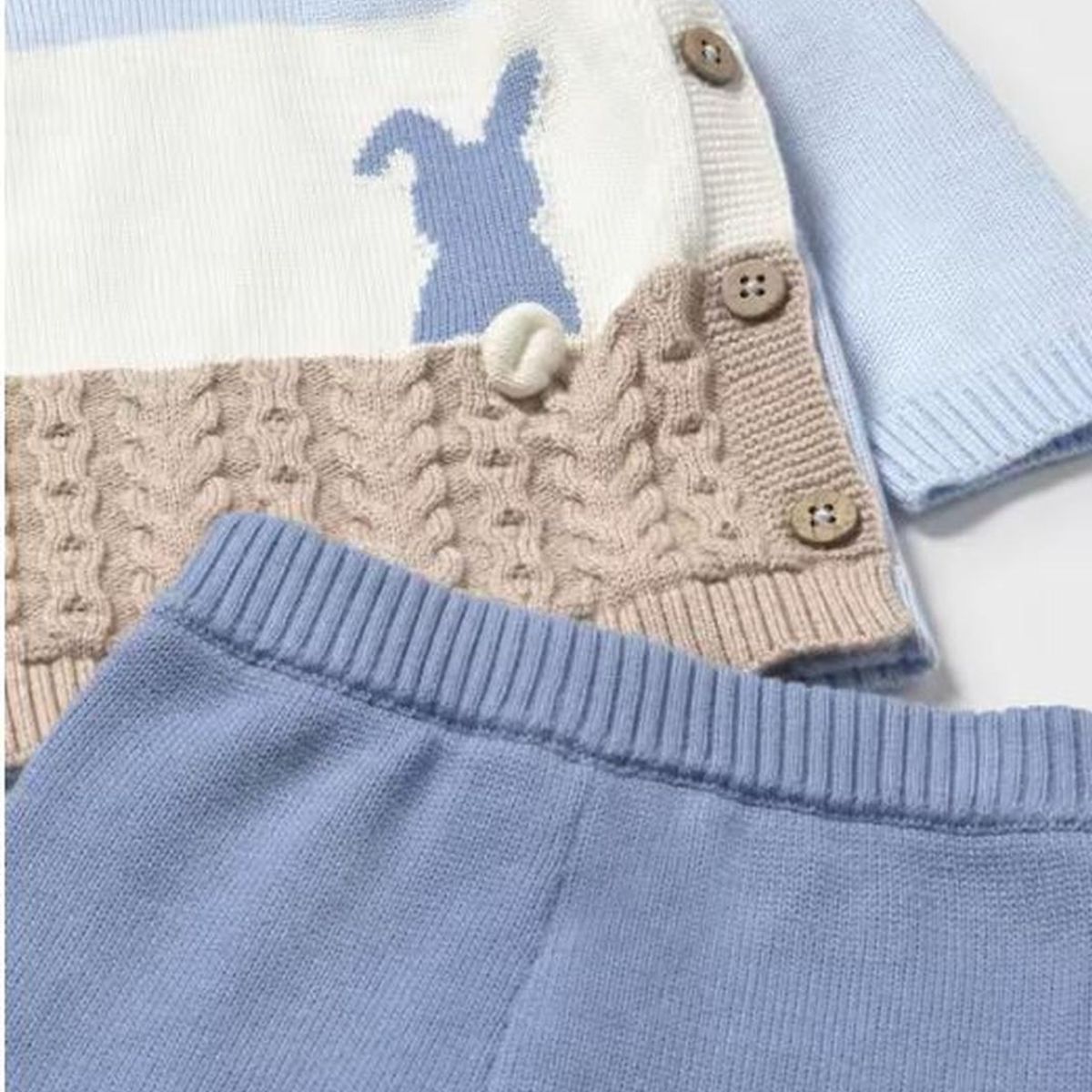 MAYORAL - Conjunto pantalon celeste y jersey con diseño conejito