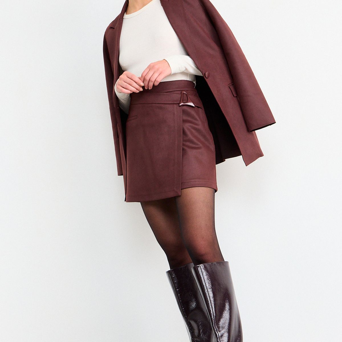 IO - Short Liso Mujer Café Io