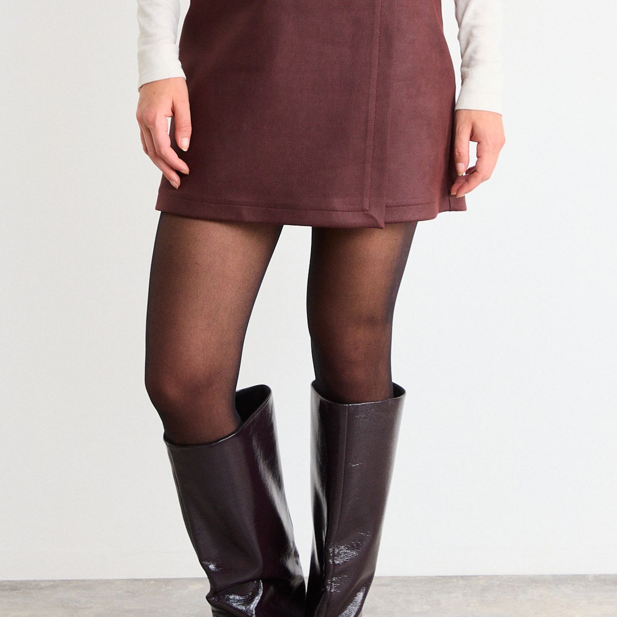 IO - Short Liso Mujer Café Io