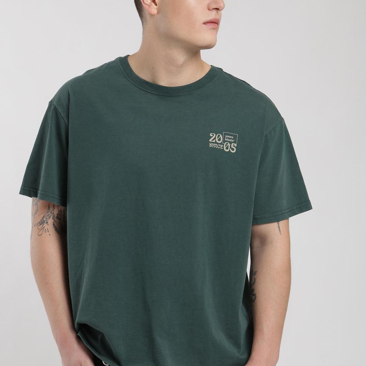 KAYA UNITE - Polera Oversize Algodón Aniversario Hombre