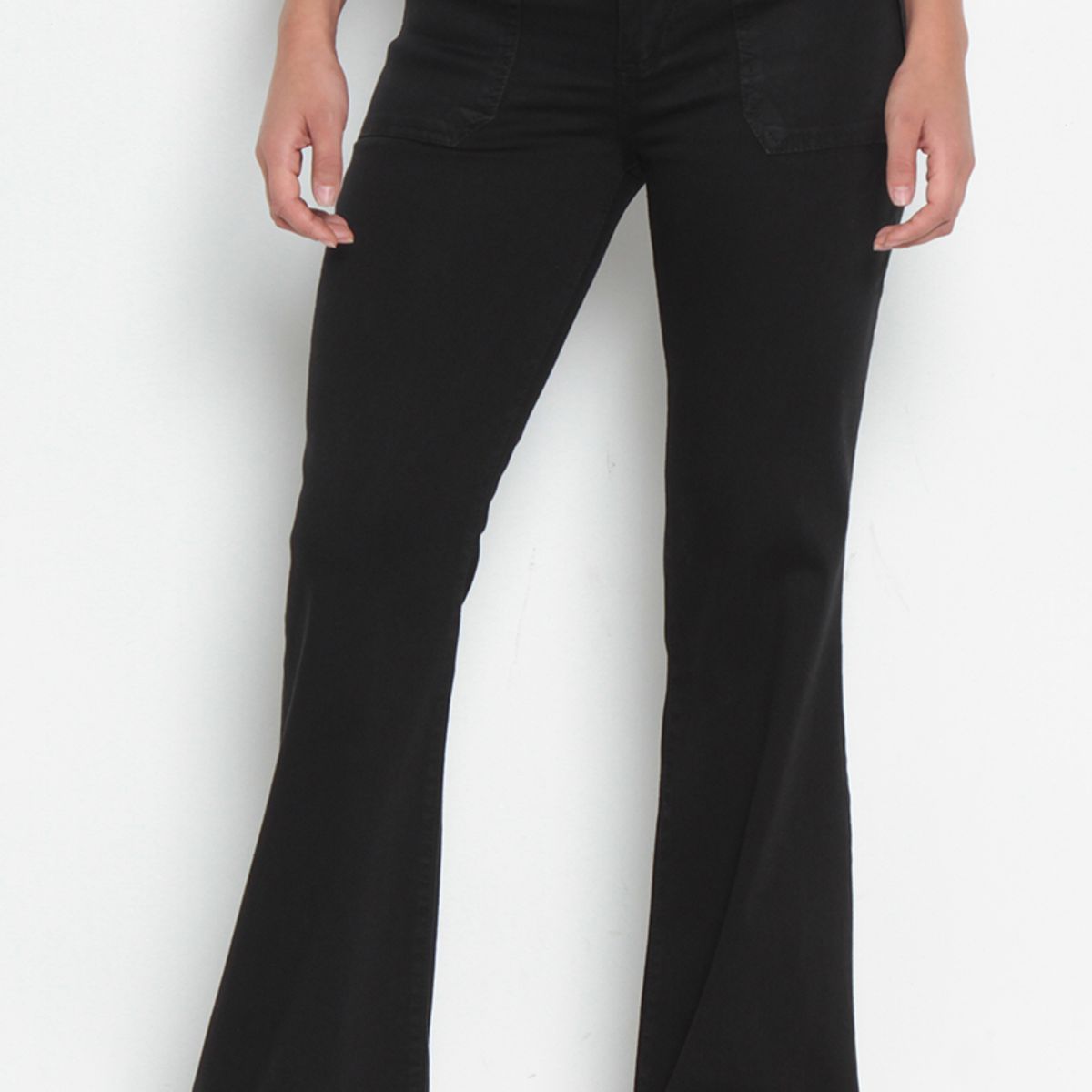 WADOS - JEANS MUJER CARGO TIRO ALTO PRETINA ANCHA DOS BOTONES  PIERNA FLARE