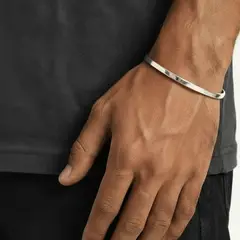 SAINT VENIK - Brazalete Iconic Plateado Unisex Minimalista