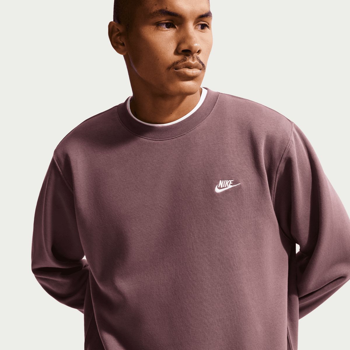 NIKE - Polerón Nike Club Morado Hombre