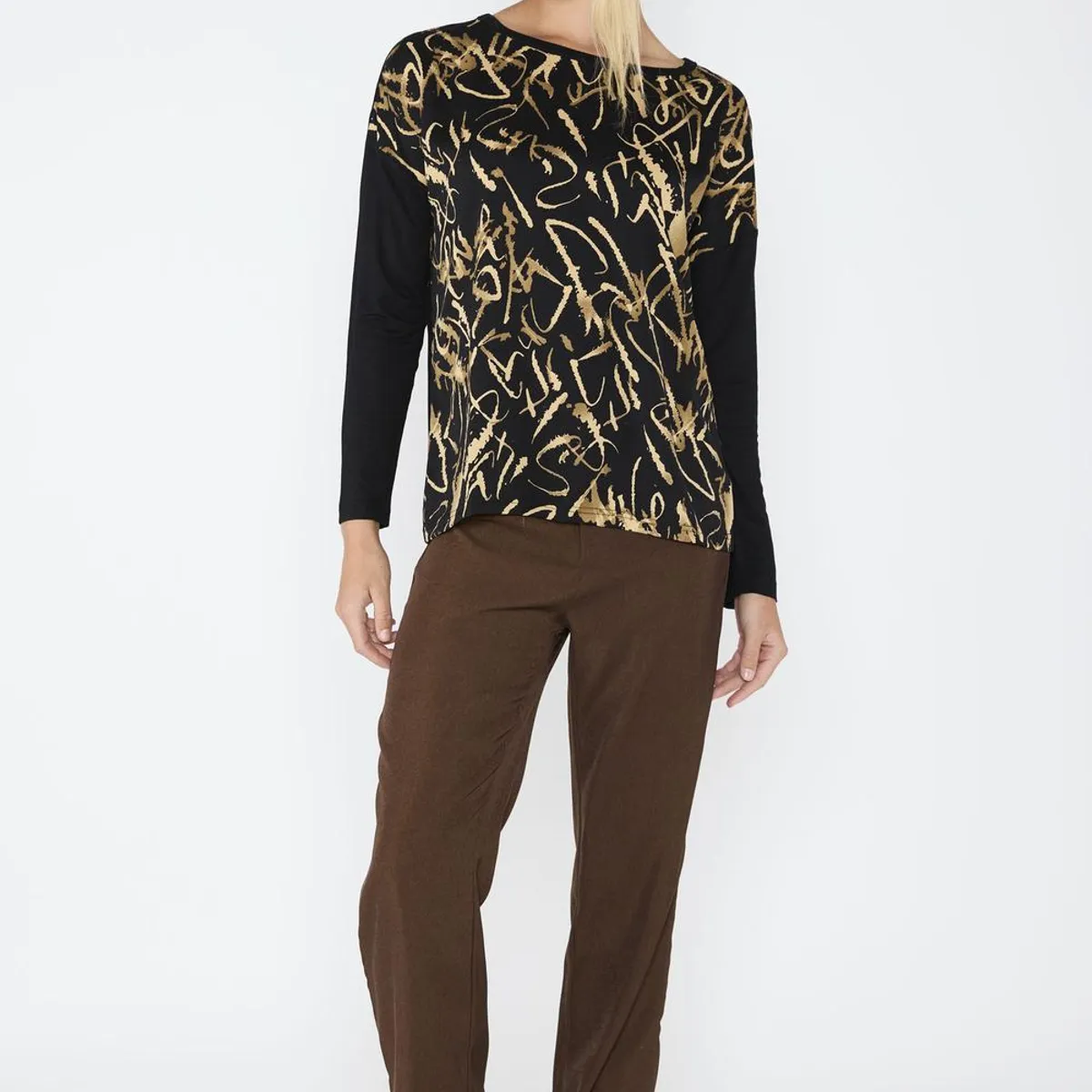 ECLIPSE - Polera Maca Negro