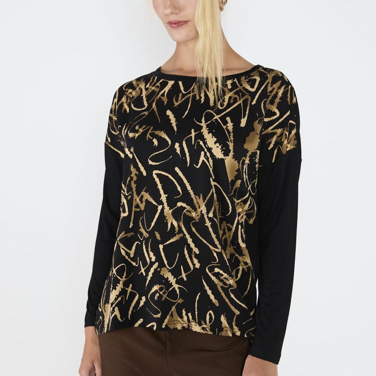 ECLIPSE - Polera Maca Negro