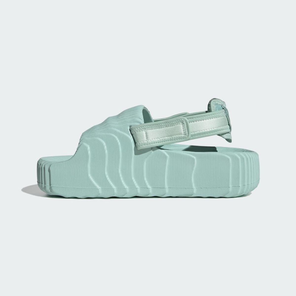 ADIDAS - Sandals Urbano adilette Mujer