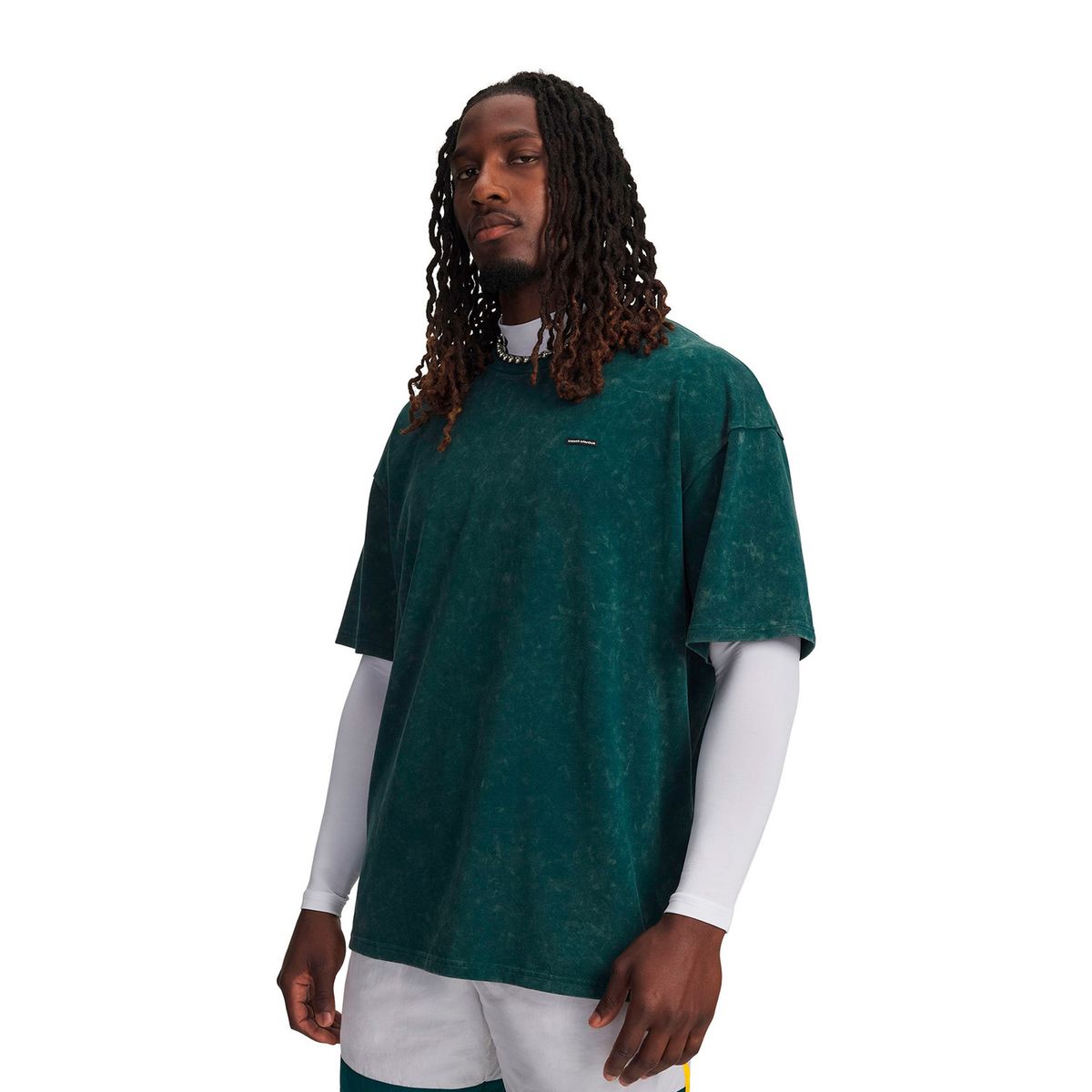 UNDER ARMOUR - Polera M/C UA Heavyweight Oversized Logo Wash Verde Hombre UNDER ARMOUR