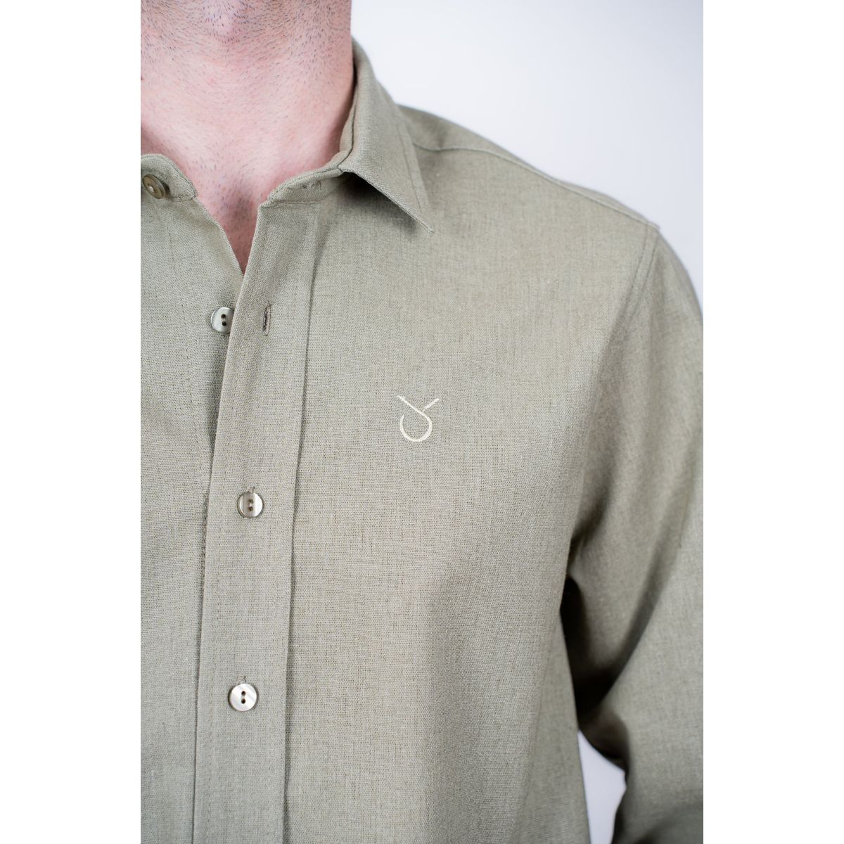 LINNE - Camisa Lisboa Hombre Lino Rayón Verde Oliva Tailored Fit