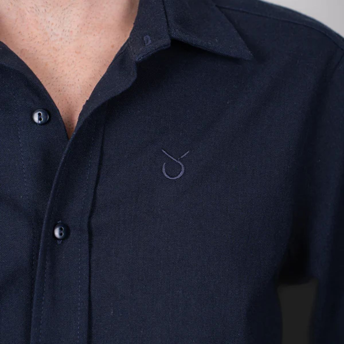 LINNE - Camisa Brucelas Hombre Lino Rayón Azul Marino Tailored Fit