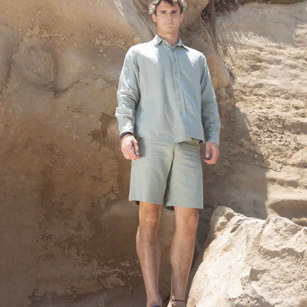 LINNE - Short Mónaco Unisex Adulto Lino Rayon Verde Oliva Straight Tiro Medio