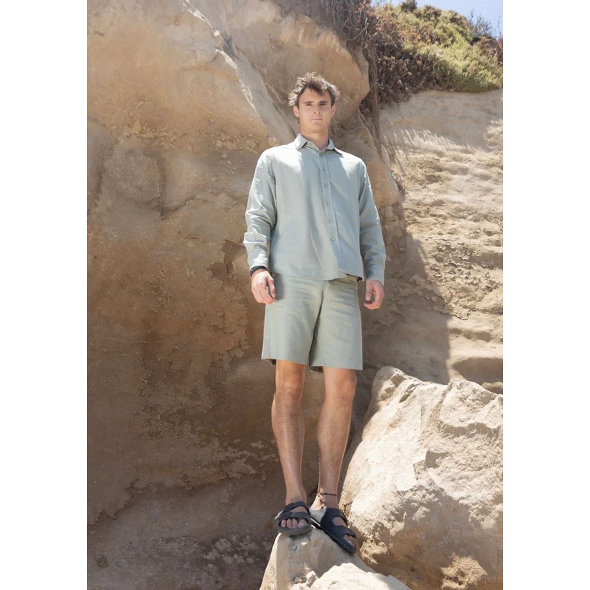 LINNE - Short Mónaco Unisex Adulto Lino Rayon Verde Oliva Straight Tiro Medio