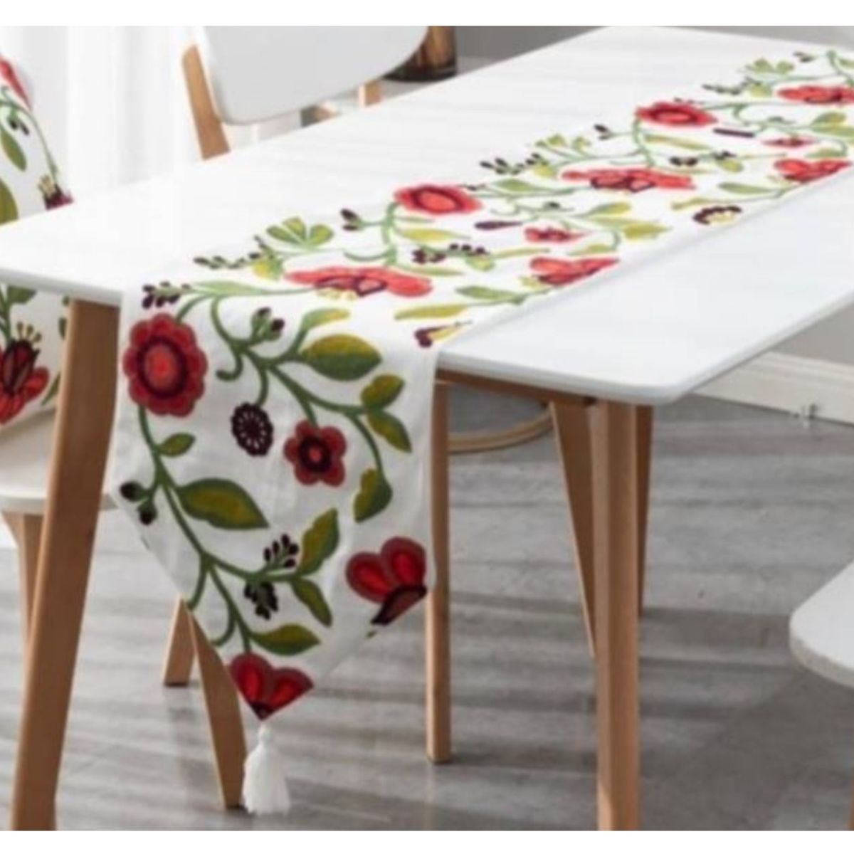 ALMA & DECO - Camino de Mesa Bordado Flores Rojas 33 Cm. x 180 Cm.