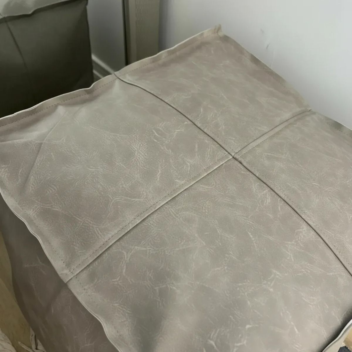 TODOHOGAR SANTIAGO DE CHILE - Pouf Cuadrado de Ecocuero 45x45 cm  Asiento Decorativo Moderno para Living, Dormitorio o Sala
