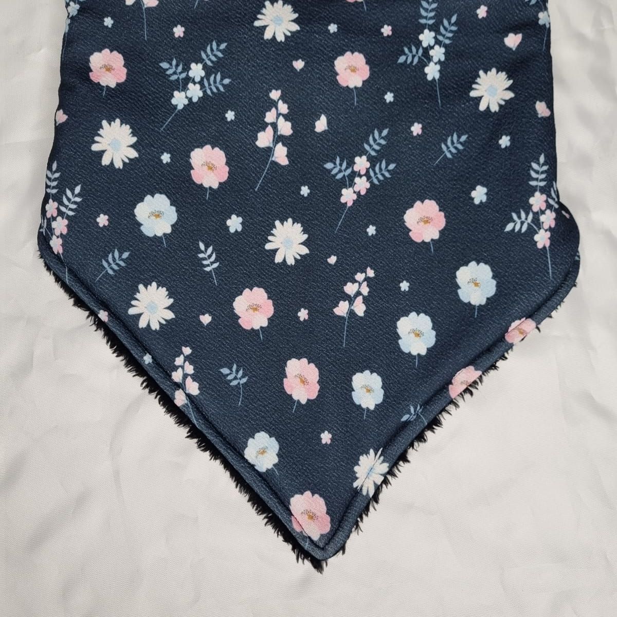 EL ESPACIO DE TOMMY - Bandana invierno mujer flores rosadas y blancas