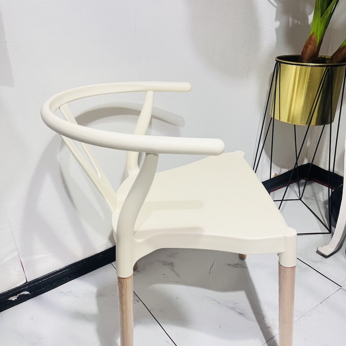 GENERICO - pack 2 Sillas Wishbone Material Polipropileno