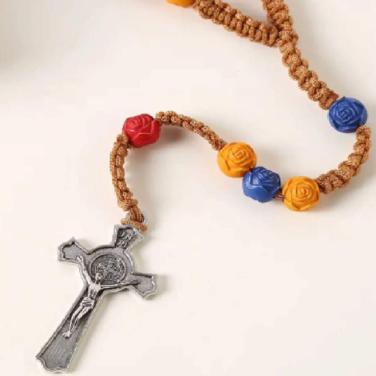 GENERICO - Rosario Católico Artesanal con Cuentas de Flores Collar