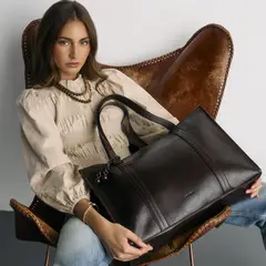 LOUNGE - Cartera De Hombro Acharolada Grande Charm Woman