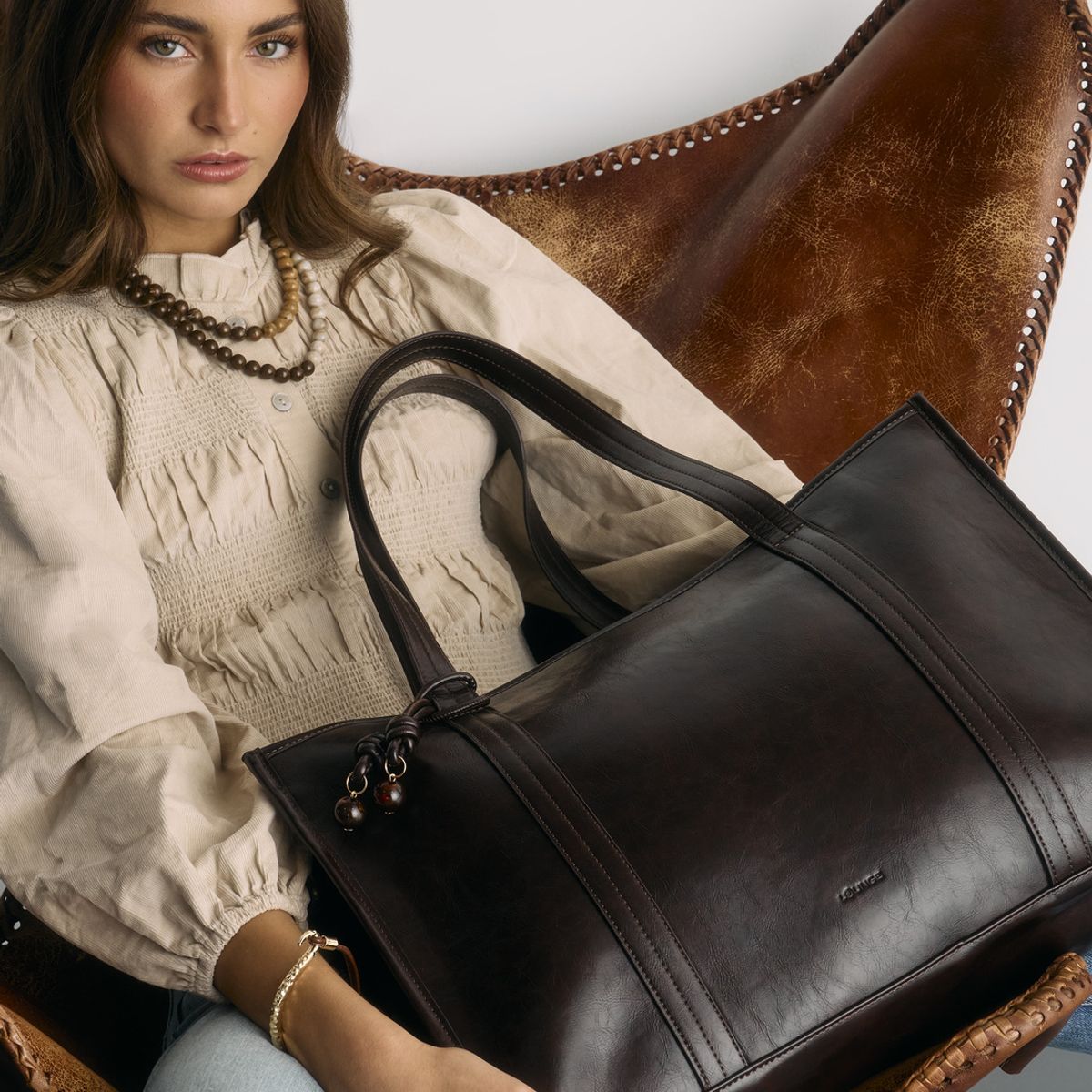 LOUNGE - Cartera De Hombro Acharolada Grande Charm Woman LOUNGE