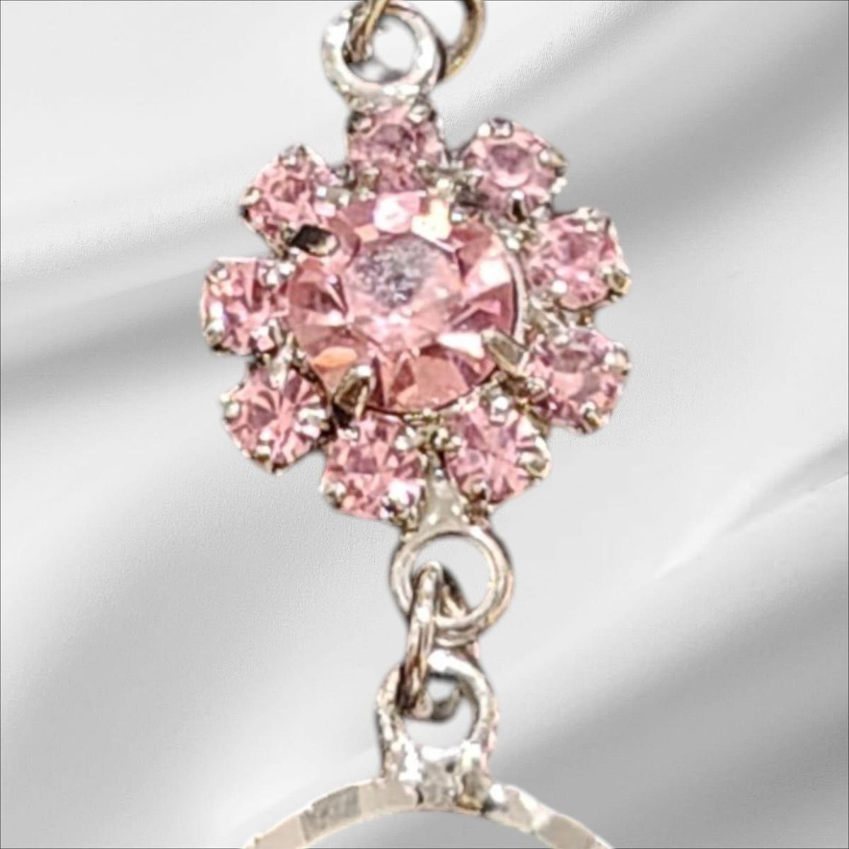 GENERICO - Aros Colgantes Con Flor Brillante- Cafunè Studio