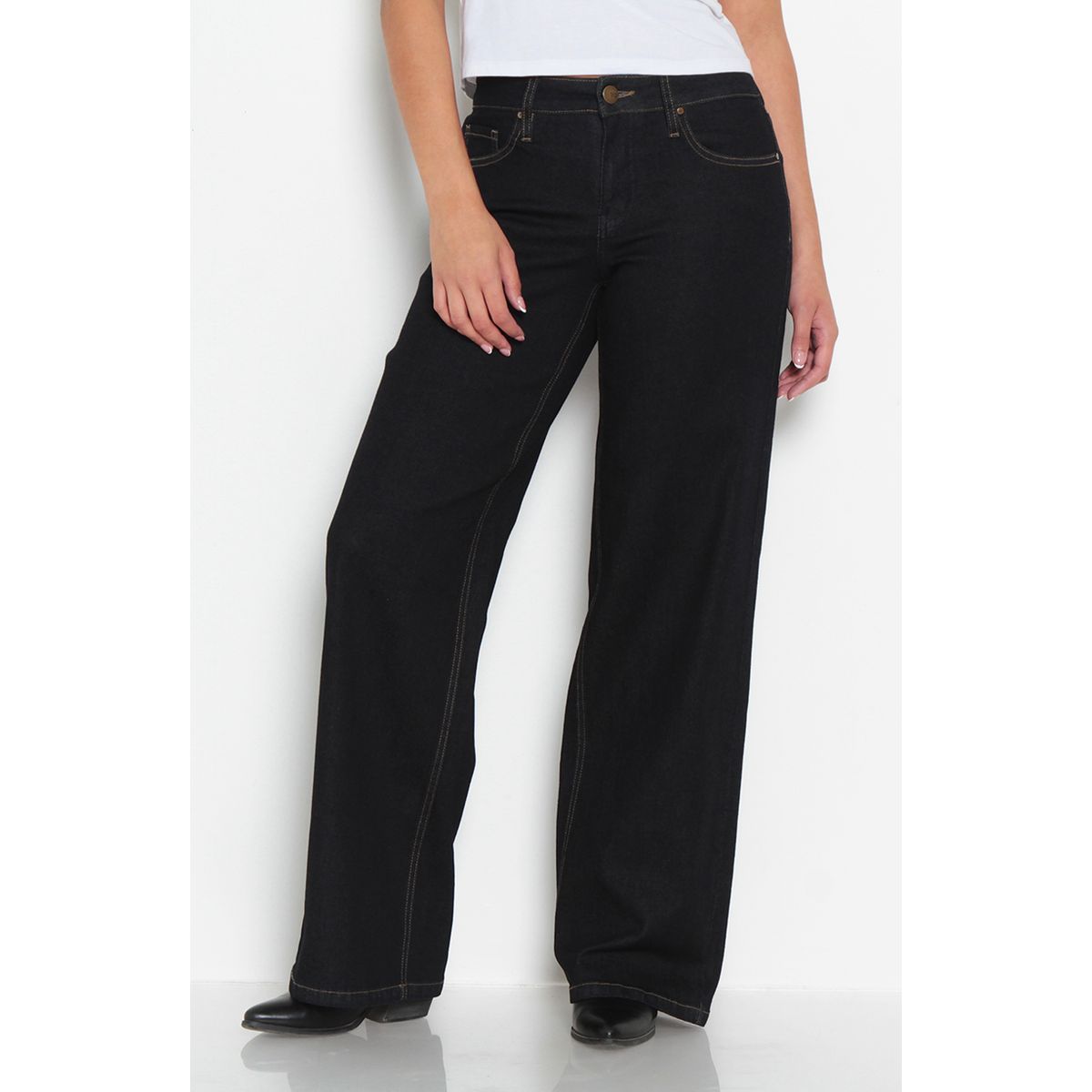 WADOS - JEANS RECTO TIRO MEDIO PRETINA BASICA 1 BOTON