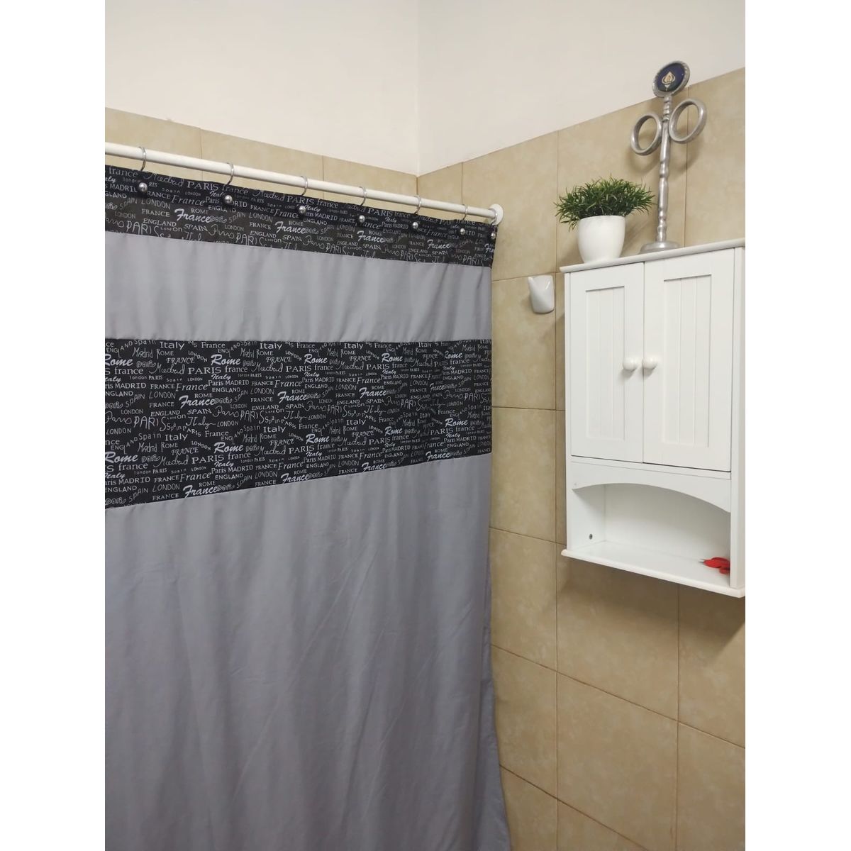 GENTILE - CORTINA DE BAÑO  MEDIDA ESPECIAL DISEÑO LETRAS NEGRA 200 X 200 CMS